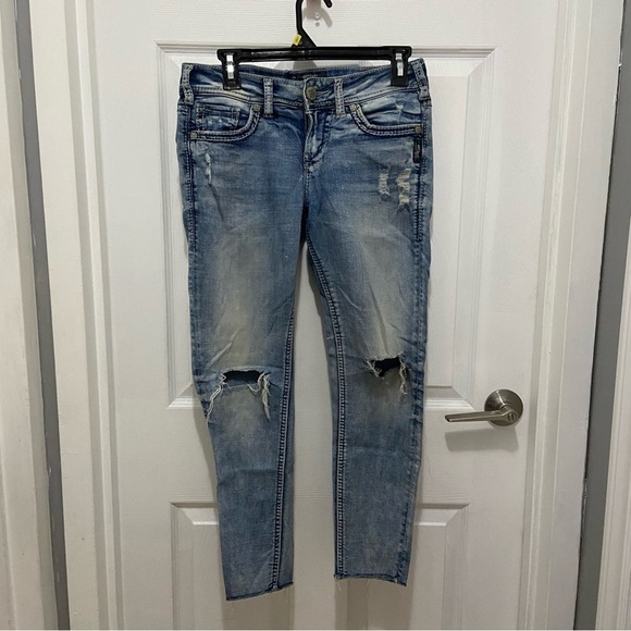 Silver Jeans - Picture 2 of 9